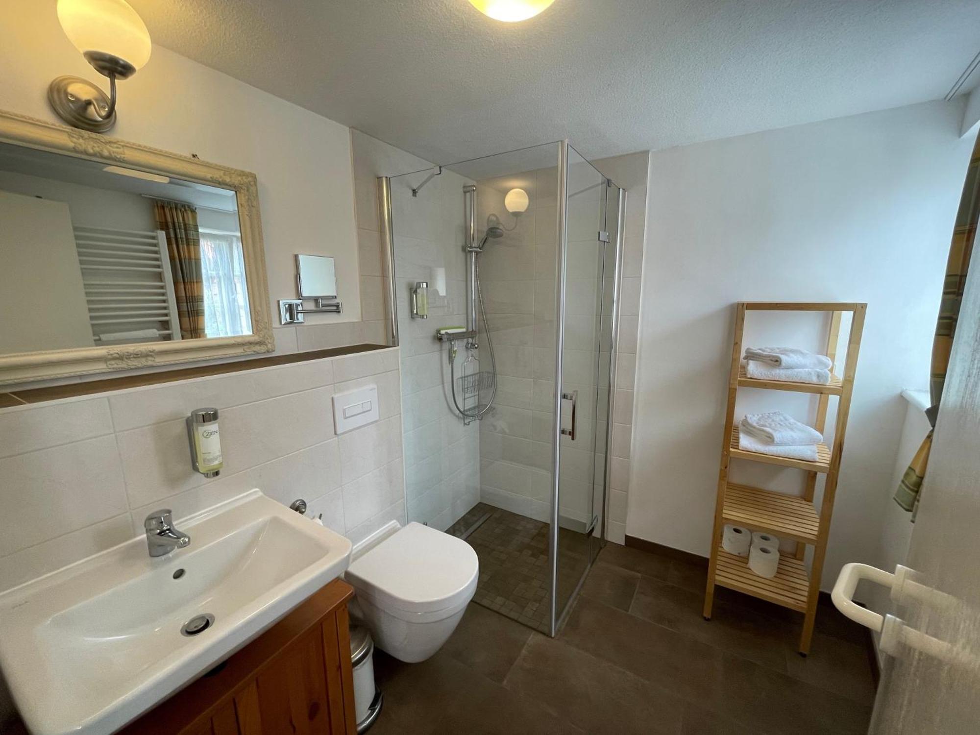 Apartment Mit Balkon No4 เควดลินบวร์ก ภายนอก รูปภาพ